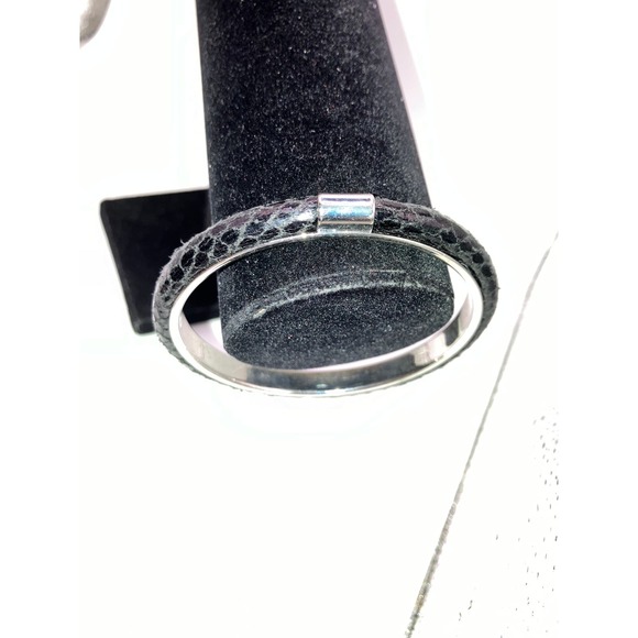 Following Leather Cross-Stich 3 1/8" Wide Bangle Bracelet! - Picture 3 of 9